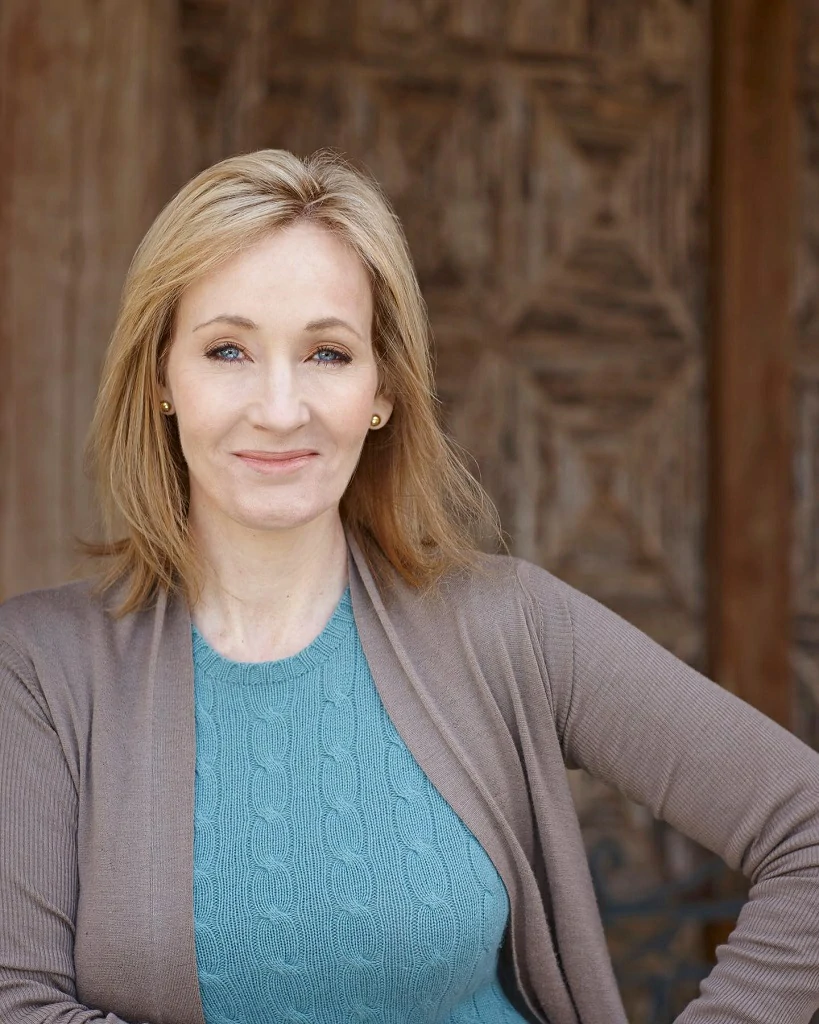jkrowling official 1638700677 2721941026459668006 33848625809 Gets Biography